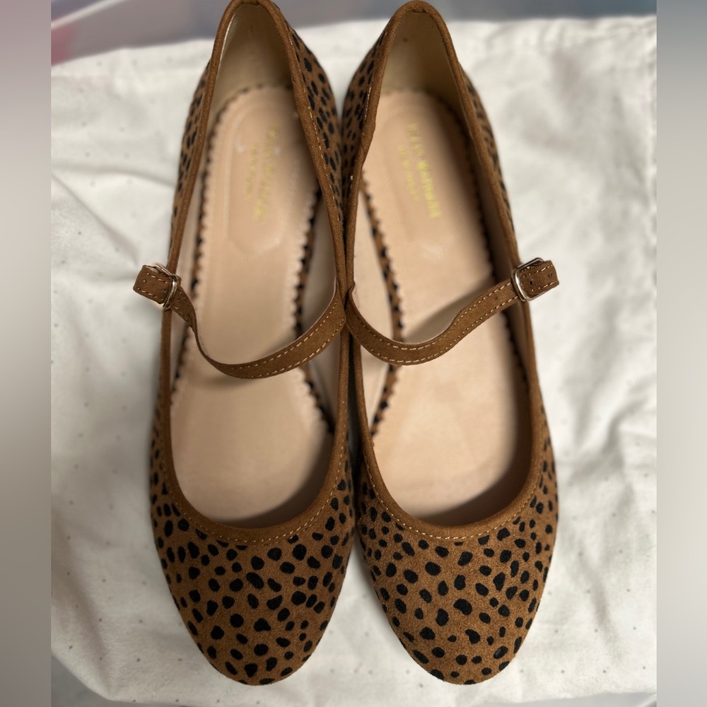 Isaac Mizrahi Flats NWOT